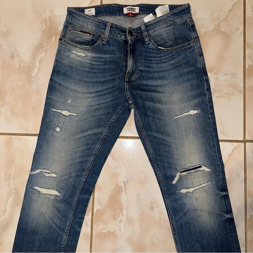 Ripped Tommy Jeans Slim.